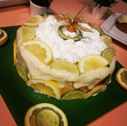 Bolo chiffon de limão