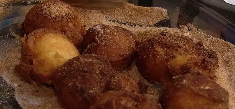 Bolinho de chuva recheado