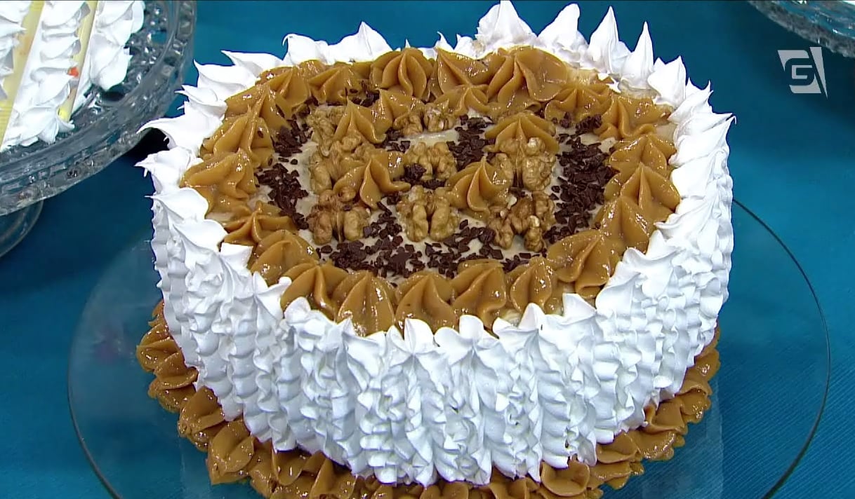 Bolo cremoso de doce de leite