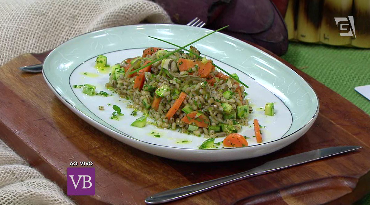 Cevadinha com coração de bananeira e legumes