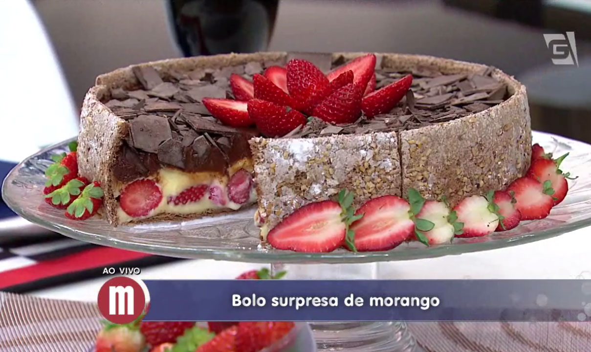 Bolo surpresa de morango