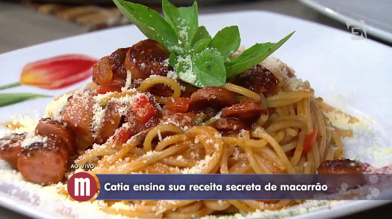 Macarrão com linguiça calabresa