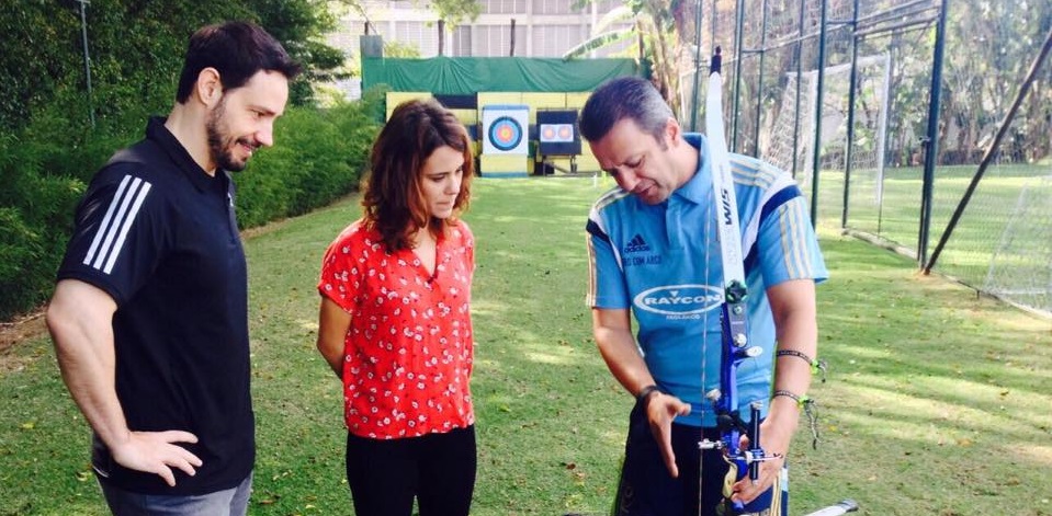 No programa de hoje: tiro com arco e slackline