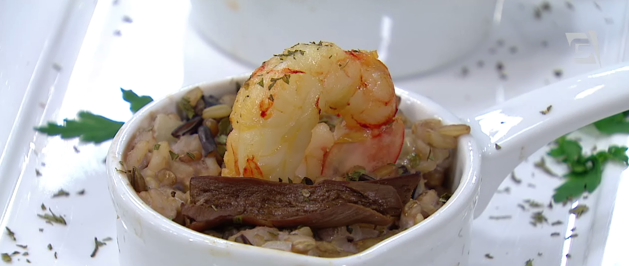 Risoto de arroz multi grãos, com funghi secchi e camarão