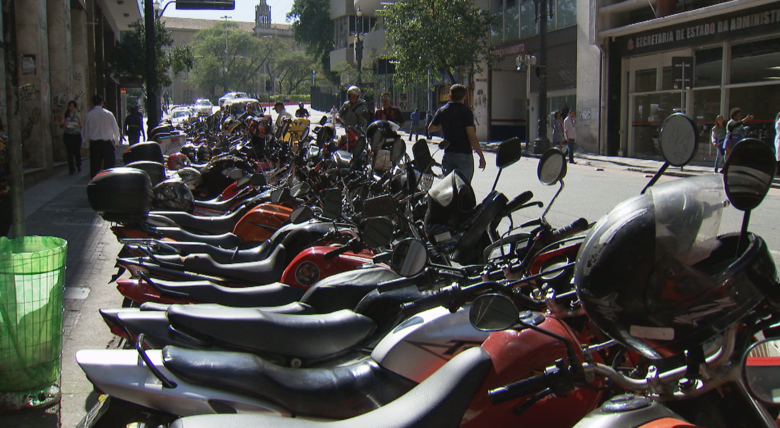No programa de hoje: "Motoboy é mesmo um cachorro louco?”