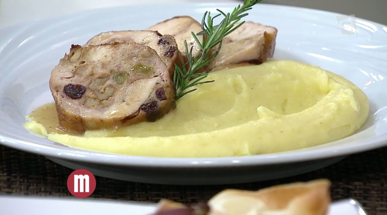 Frango recheado com frutas secas