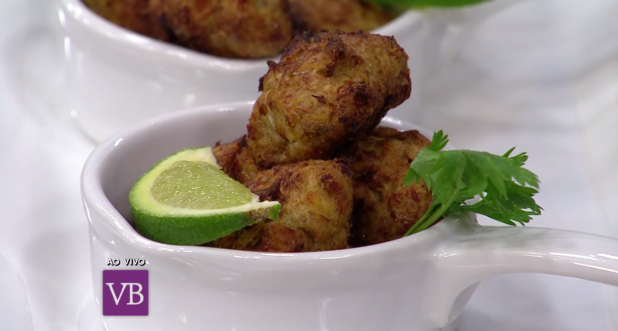 Bolinho de bacalhau e Suflê de frango