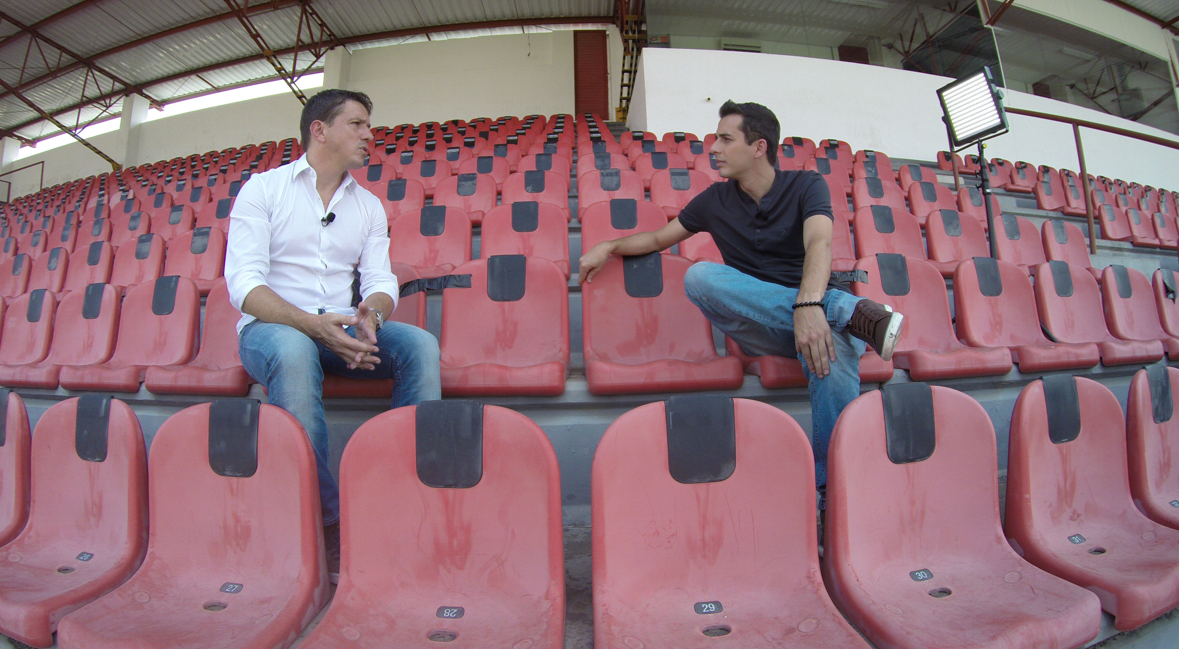 Juninho Paulista é entrevistado no "Vida de Atleta" deste domingo, 15 de novembro