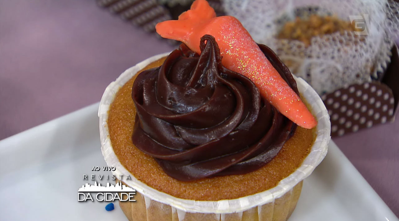 Cupcake de cenoura com chocolate