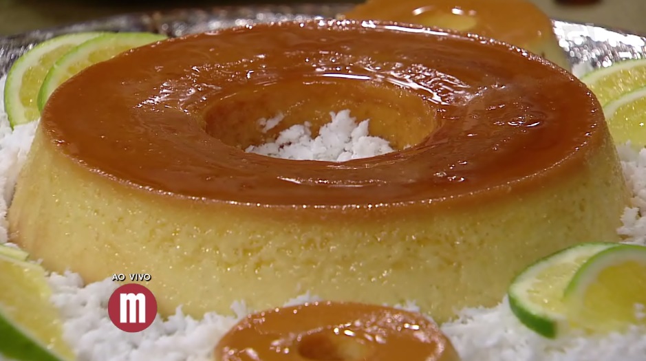 Pudim de laranja com coco