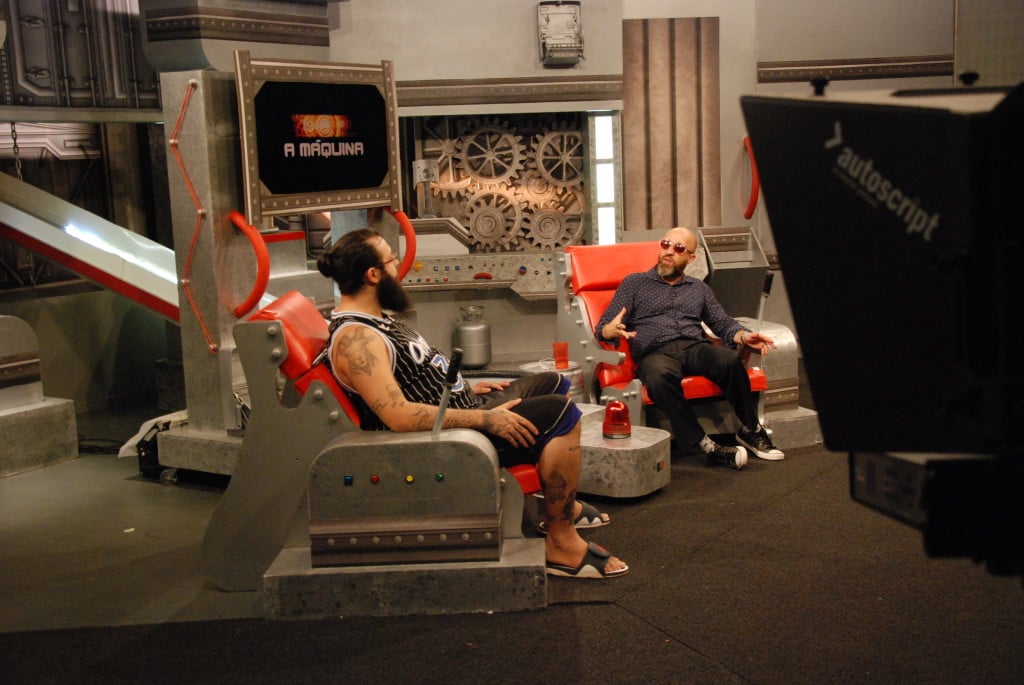 Cauê Moura é capturado pela Máquina. Foto: Beatriz Vecchi