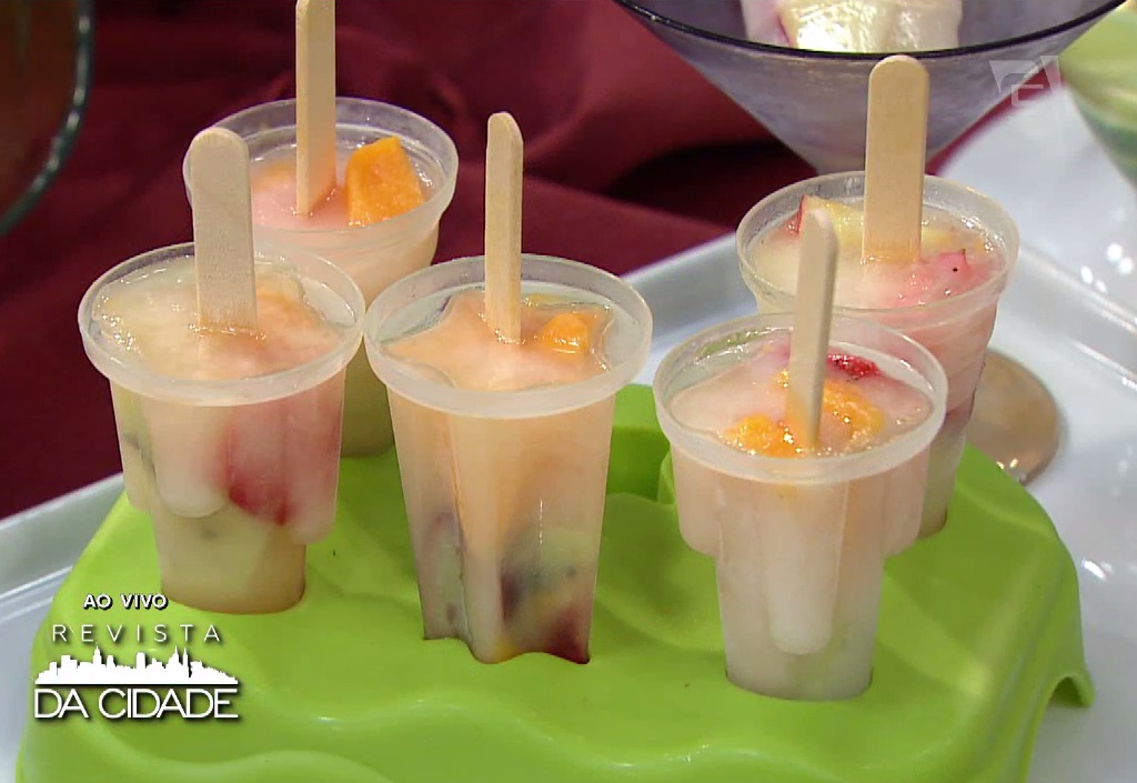 Picolé de Limão com Salada de Frutas