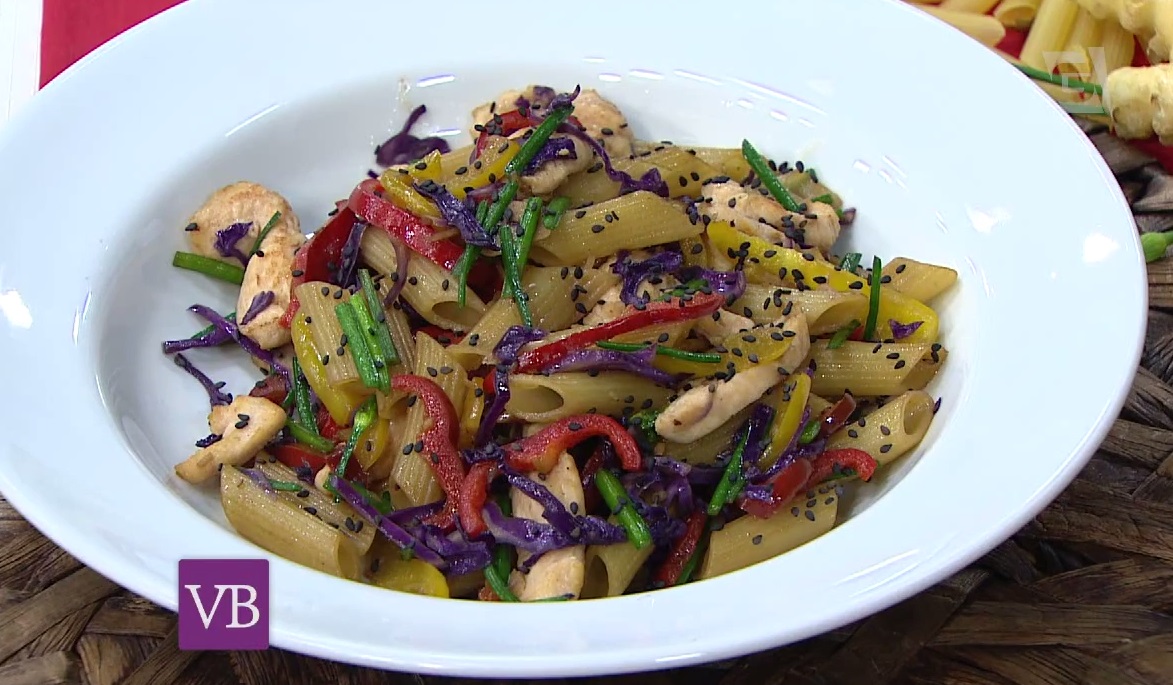 Fit Soba de Frango com Legumes Crocantes