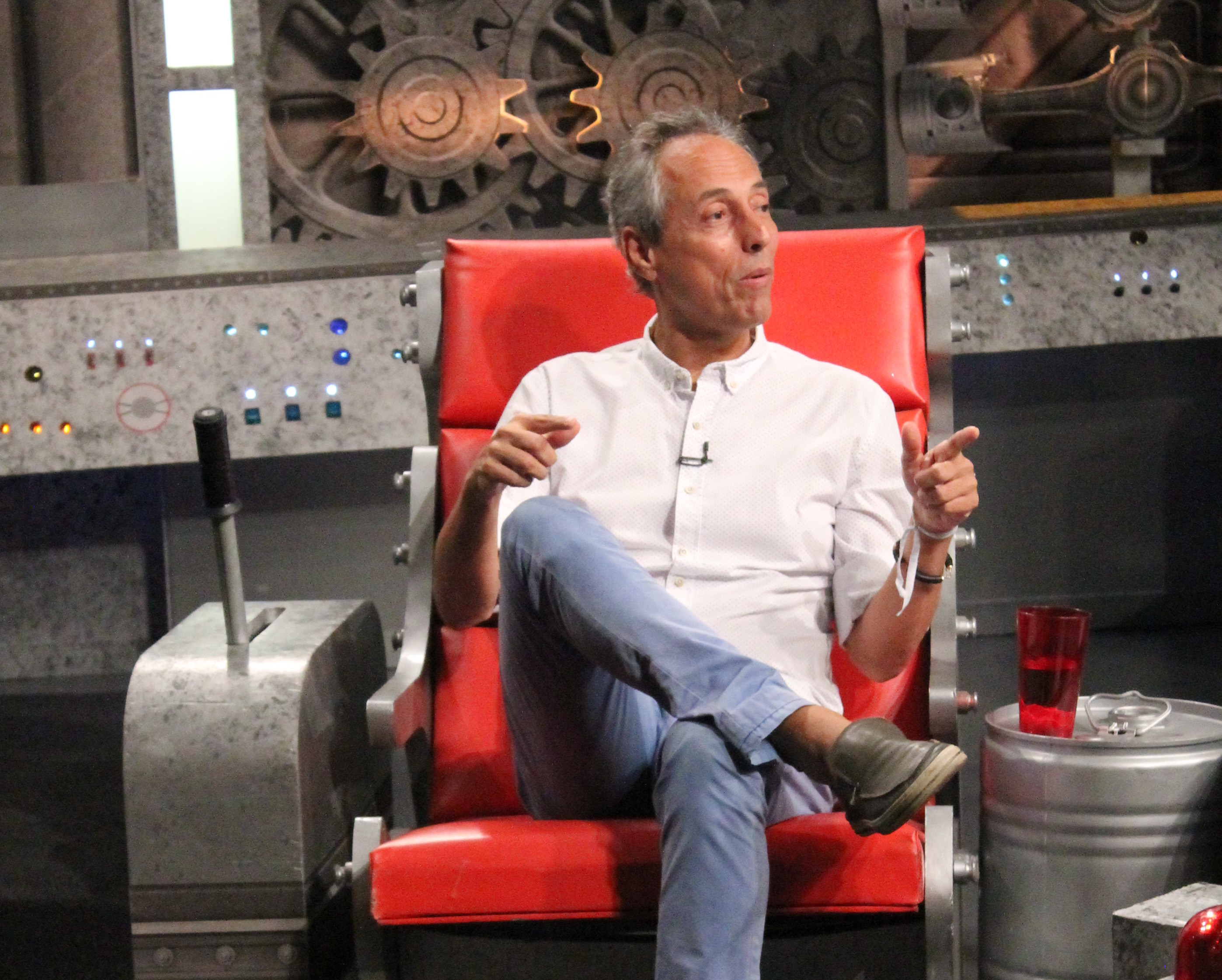 Bob Fernandes fala sobre Brasil e jornalismo na Máquina