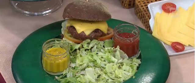 Hambúrguer com molho de páprica