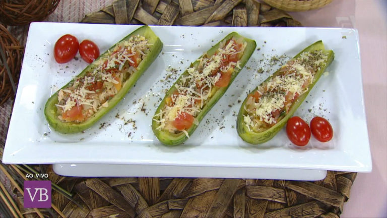 Abobrinha recheada + Sorvete de frutas