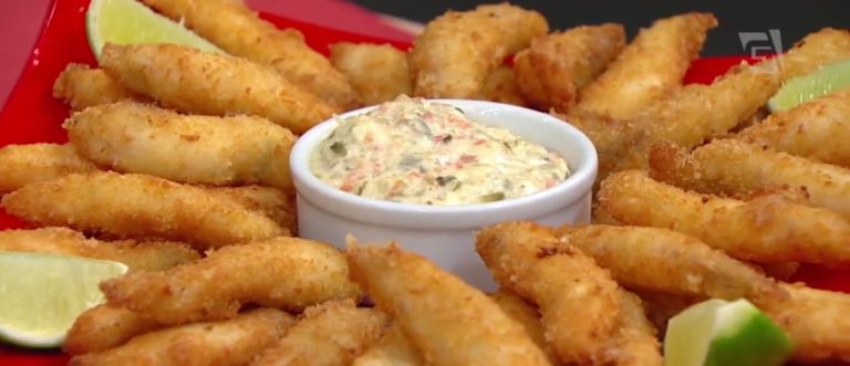 Isca de peixe com molho tártaro