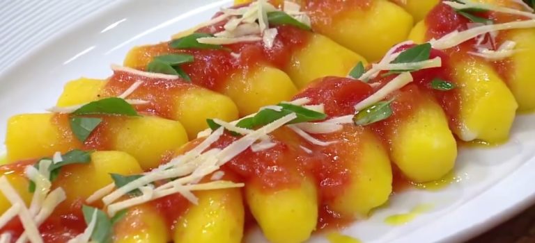 Nhoque de mandioquinha recheado