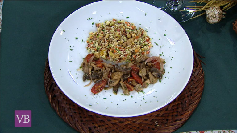 Salada de grãos e cogumelos assados