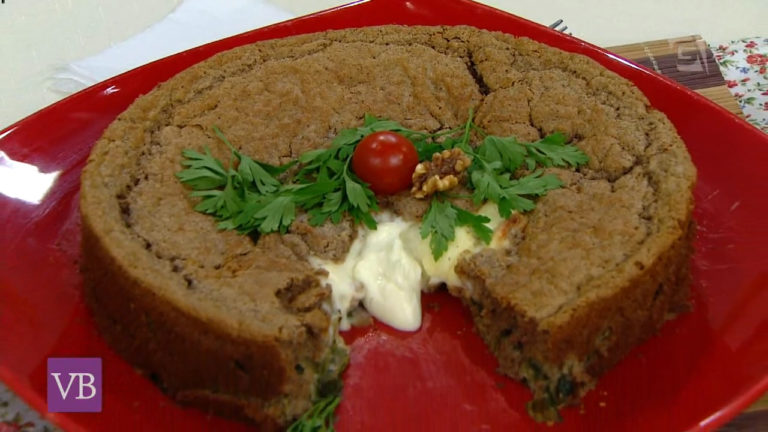 Torta de escarola com requeijão