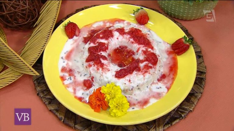 Pudim de tapioca com frutas vermelhas