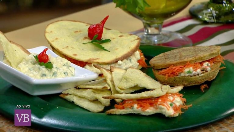 Sanduíches e pães de microondas low carb