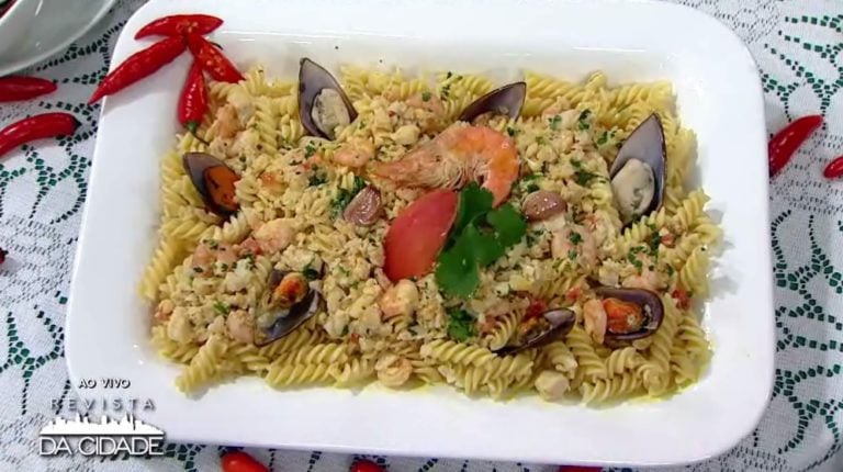 Fusilli com Molho de Moqueca
