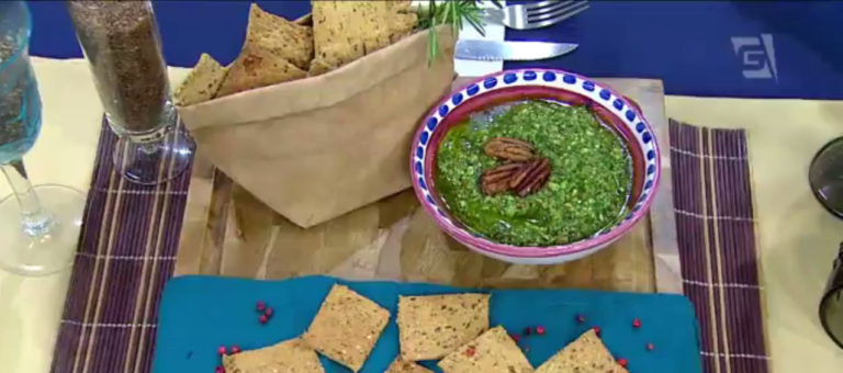 Vinagrete proteico de Lula, cracker low carb e pesto de rúcula