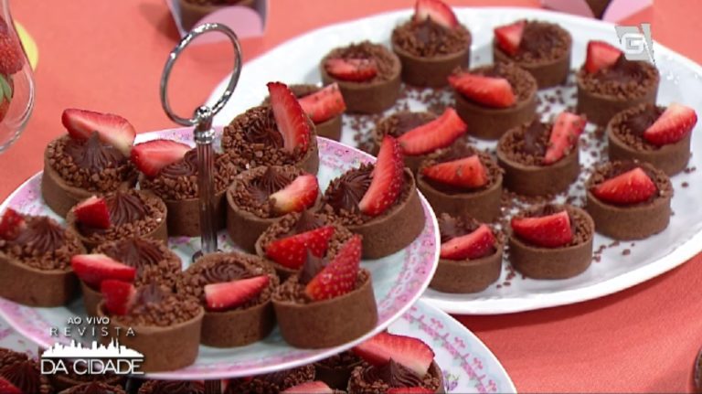 Tarteletes de chocolate e morangos