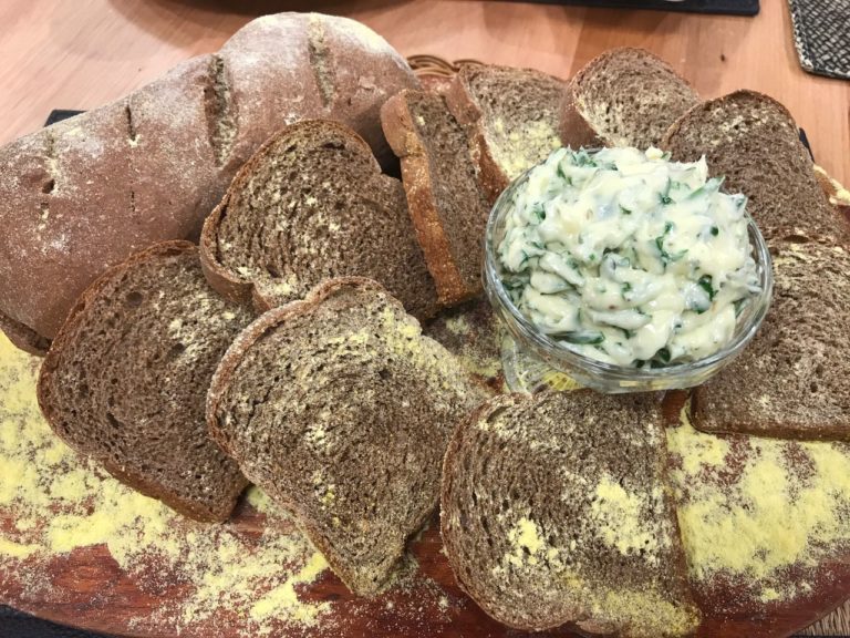 Pão australiano e manteiga caseira