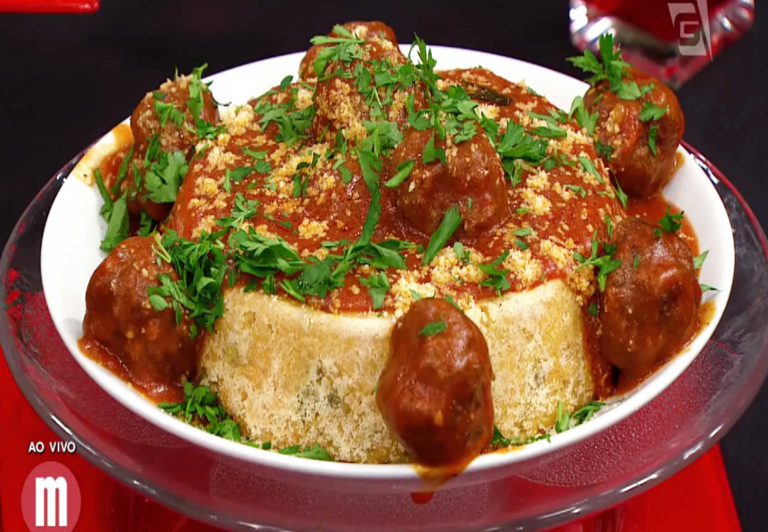 Arroz de forno com almôndegas