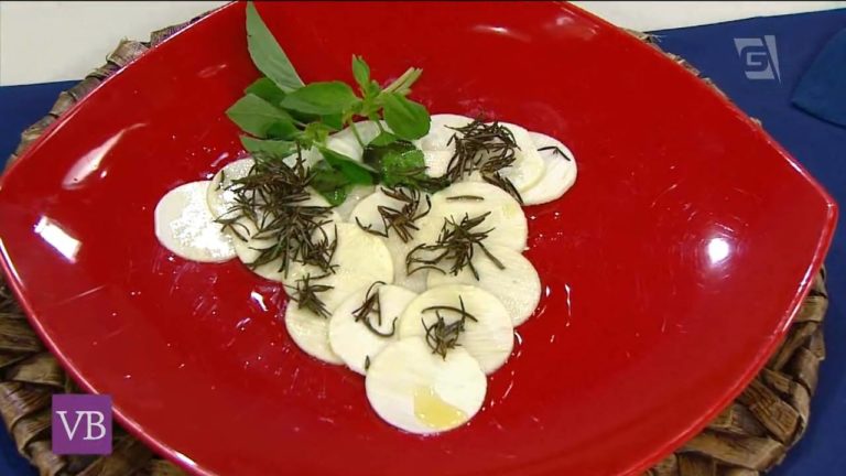 Carpaccio de palmito + palitinhos de legumes ao molho pesto