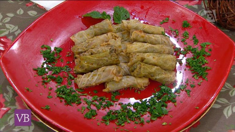 Charuto de repolho vegetariano com arroz integral