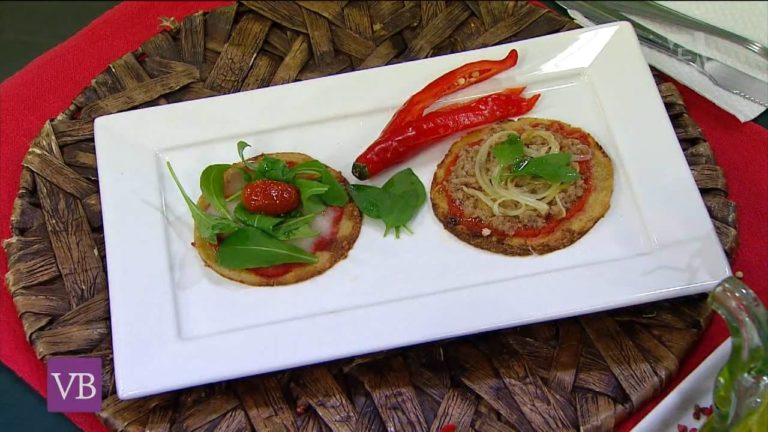 Pizza low carb com massa de couve flor