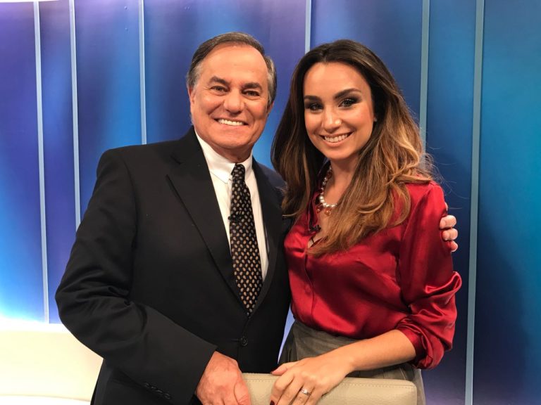 Ronnie Von recebe a apresentadora Millena Machado no “Todo Seu”