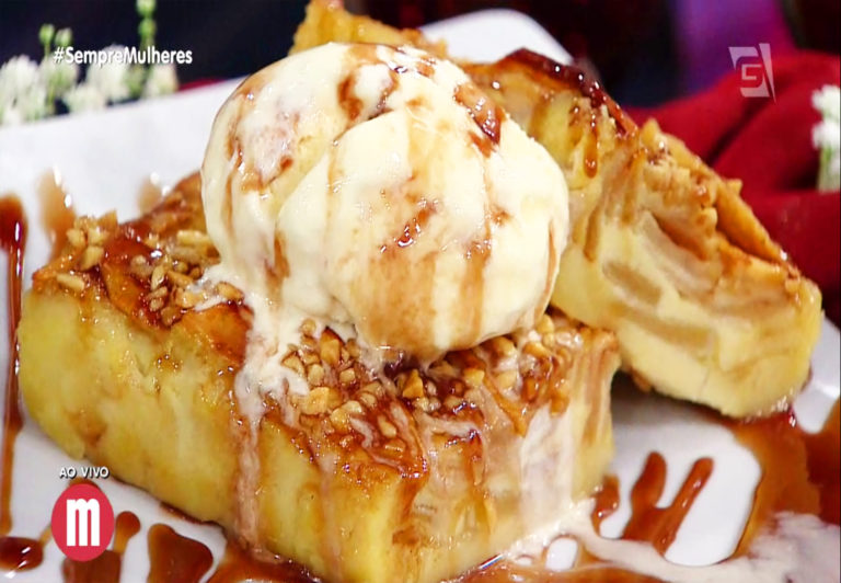 Bolo de maçã crocante