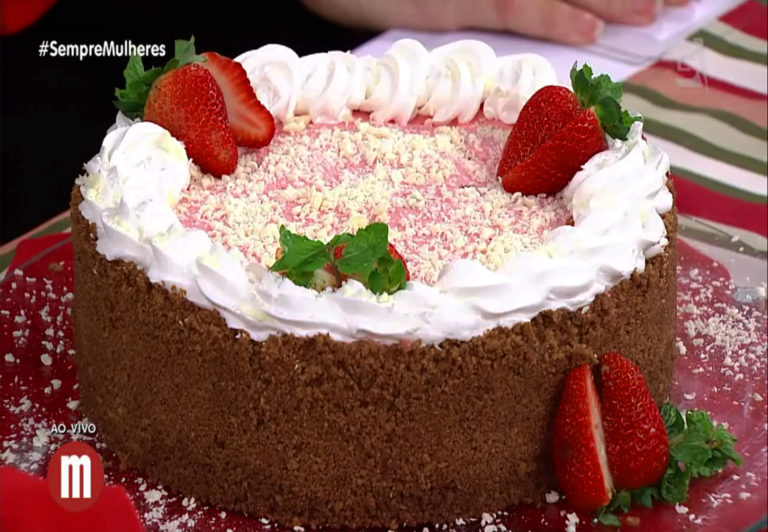 Torta mousse de morango