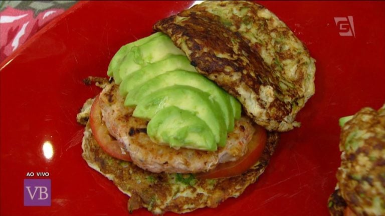 Hambúrguer saudável com rosti de abobrinha