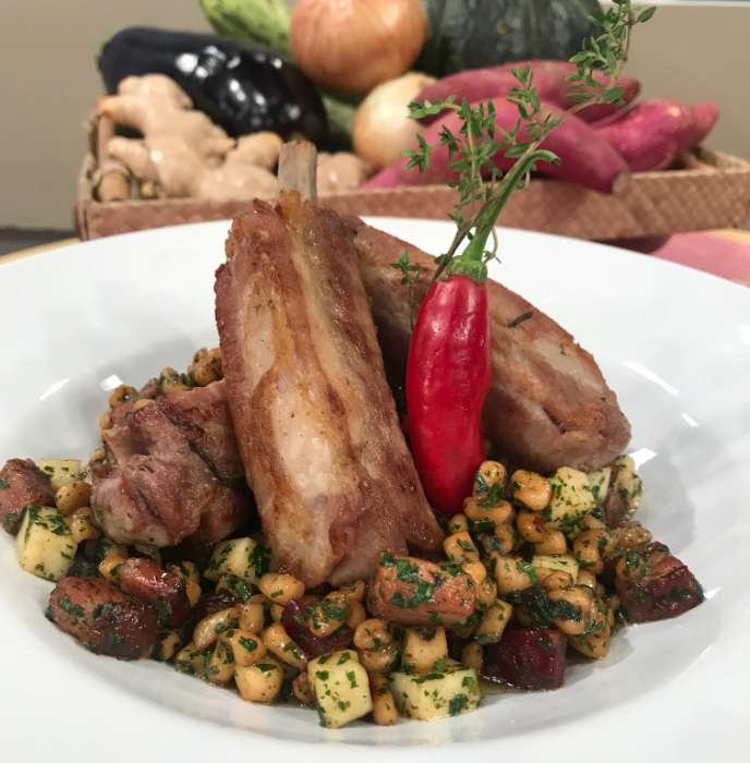 Costelinha de porco e canjiquinha