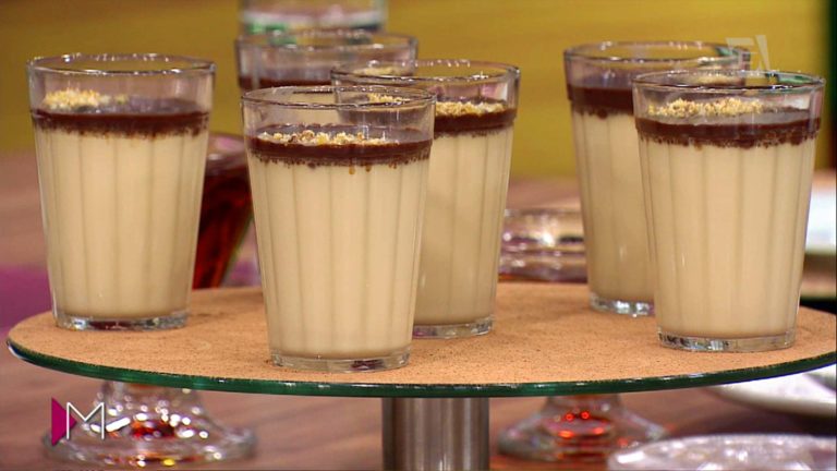 Panna cotta de café com creme de avelã