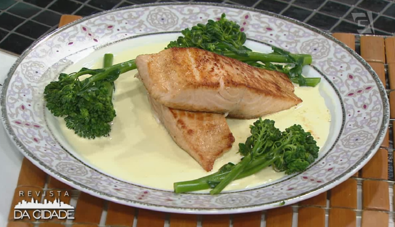 Salmão com molho mostarda