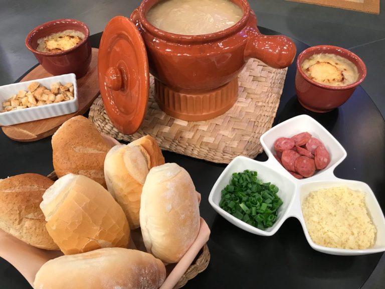 Sopa de cebola gratinada