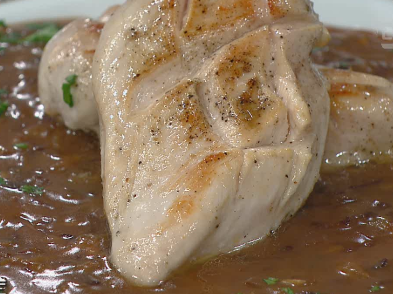 Frango com creme de cebola