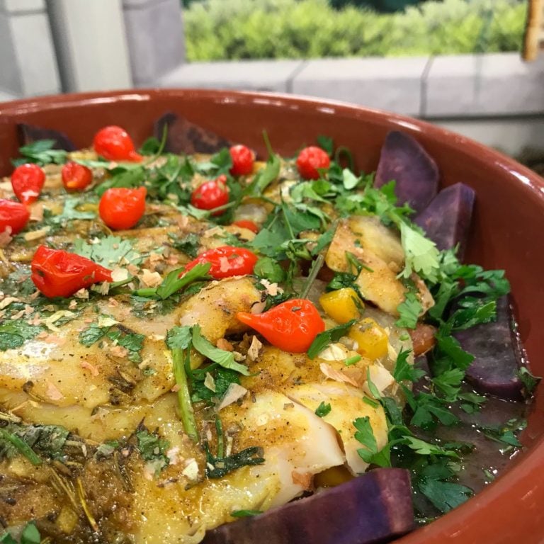 Filé de peixe com batata-doce roxa