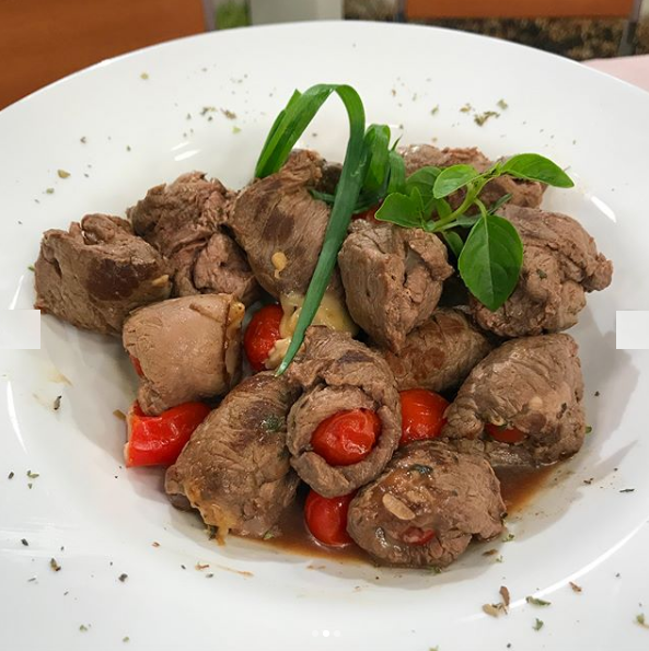 Escalope de carne bovina caprese