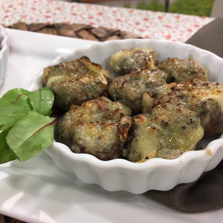 Cogumelos recheados com creme de gorgonzola