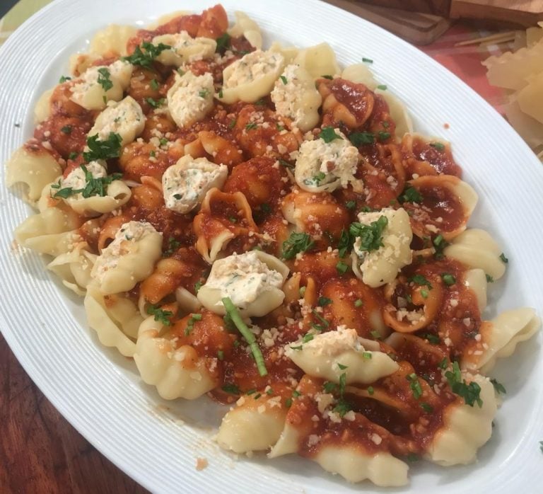 Conchigliones Recheados de Queijos com Castanhas