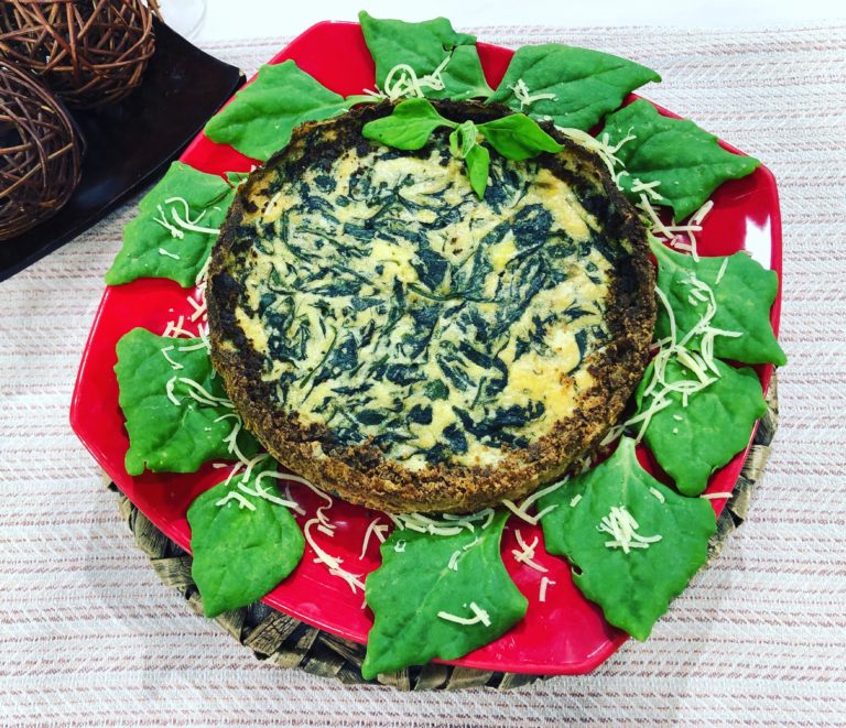 Quiche de espinafre com farinha de amêndoas