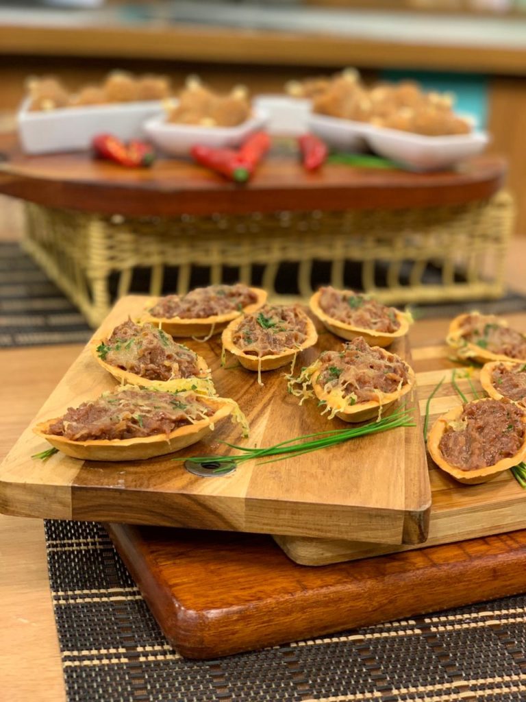 Salgadinhos "Revival": Barquete de Costelinha e Cajuzinho Salgado