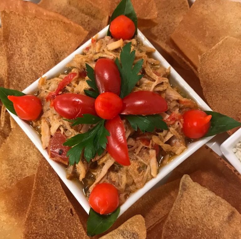 Pernil Marinado na cerveja com Purê de Mandioca